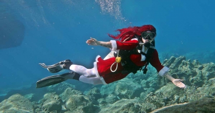 FETHİYE'DE SLOVENYALI DALGIÇ DENİZ ALTINDA NOEL'İ KUTLADI