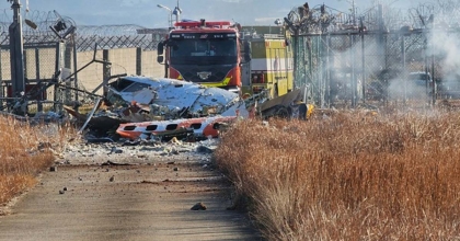 GÜNEY KORE'DE YOLCU UÇAĞI KAZASI