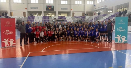 GENÇ KIZLAR VOLEYBOL MÜSABAKALARI TAMAMLANDI