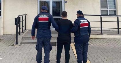 HAPİS CEZALARIYLA ARANAN ŞAHISLARI JANDARMA YAKALADI