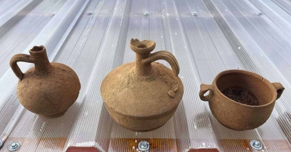 İSTİNAT DUVARI YAPMAK İÇİN KAZI YAPARKEN TARİHİ ESER BULDULAR