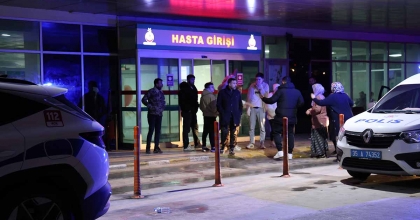 İZMİR'DE PARKI KANA BULADILAR: 7 YARALI