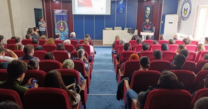 JANDARMA ÜNİVERSİTE ÖĞRENCİLERİNİ DOLANDIRICILIĞA KARŞI BİLGİLENDİRİLDİ