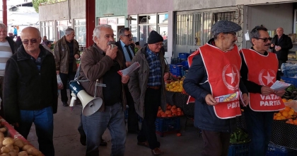 KAPI KAPI DOLAŞIP İMZA TOPLUYORLAR