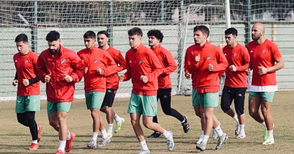 KARŞIYAKA’DA OYUNCULAR ALACAKLARI İÇİN TFF’YE BAŞVURUYOR