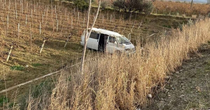 KONTROLDEN ÇIKTI, TARLAYA UÇTU