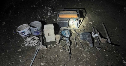 KAÇAK KAZI YAPARKEN SUÇÜSTÜ YAKALANDILAR