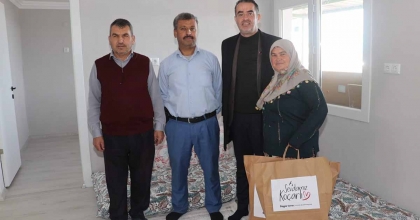 KOÇARLI BELEDİYESİ, YANAN EVİ YENİDEN İNŞA ETTİ