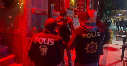 KONAK'TA SON 1 AYDA 843 ARANAN ŞAHIS YAKALANDI