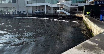 KÖRFEZDE BU DEFA PETROL KAYNAKLI KİRLİLİK