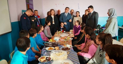 KÖY OKULUNDAN YERLİ MALI HAFTASI ETKİNLİĞİ