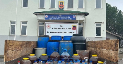KÜTAHYA'DA 838 LİTRE SAHTE ALKOL ELE GEÇİRİLDİ
