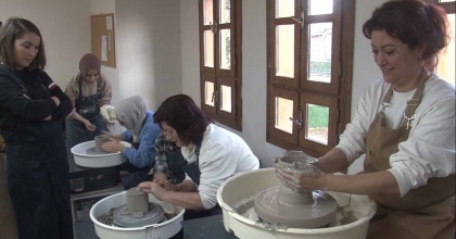 KÜTAHYA'DA ÇİNİ VE SERAMİK KURSUNA YOĞUN İLGİ