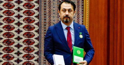 PAÜ’LÜ AKADEMİSYENE DEVLET NİŞANI