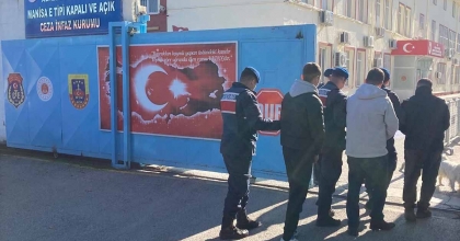 MANİSA’DA ARANAN ŞAHISLAR JANDARMADAN KAÇAMADI