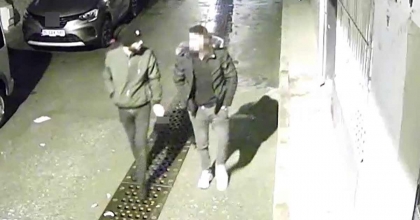 PARA DOLU ÇANTAYI ALAMAYINCA CÜZDANI ÇALDILAR, YAKALANDILAR