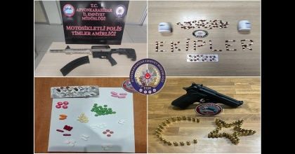 DENETİMDE 50’YE YAKIN BIÇAK VE YÜZLERCE UYUŞTURUCU HAP ELE GEÇİRİLDİ