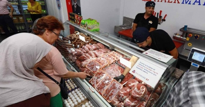 SELÇUK HALK MARK-ET’TE AİLE BÜTÇESİNE İNDİRİM DESTEĞİ