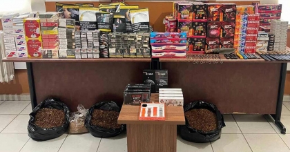 SİS BOMBASI VE KAÇAK ÜRÜNLER SATAN İŞ YERİNE JANDARMADAN BASKIN