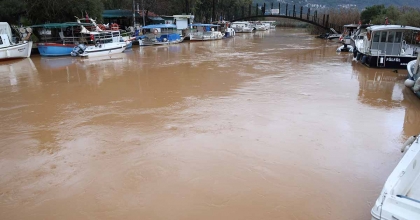TARİHİ AZMAK TURKUAZDAN KAHVERENGİYE DÖNDÜ