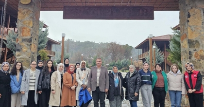 ÜNİVERSİTELİLER BEYAĞAÇ’IN GÜZELLİKLERİNİ KEŞFETTİ