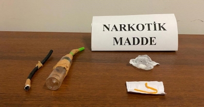 UYUŞTURUCUYLA YAKALANDI, TUTUKLANDI