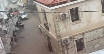 ÜNLÜ TATİL MERKEZİ ÇEŞME'DE CADDELER GÖLE DÖNDÜ