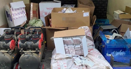 UŞAK'TA ÇOK SAYIDA KAÇAK MAKARON VE TÜTÜN ELE GEÇİRİLDİ