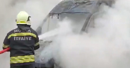 YOLCU MİNİBÜSÜ CAYIR CAYIR YANDI