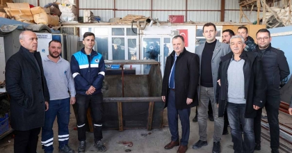 YUNUSEMRE KENDİ KAYNAKLARIYLA ÇÖP KONTEYNERİ ÜRETMEYE BAŞLADI