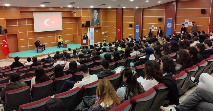 ZOLAN PAÜ’DE LİDERLER KONUŞUYOR ETKİNLİĞİNE KATILDI