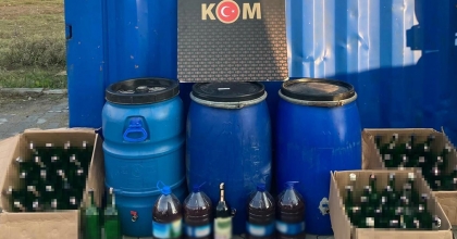 AYDIN'DA POLİS EKİPLERİ 374 LİTRE SAHTE İÇKİ ELE GEÇİRDİ