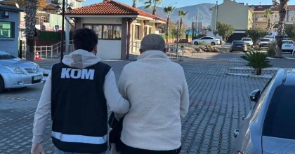 25 AYRI SUÇTAN ARANAN ŞAHIS FETHİYE'DE YAKALANDI