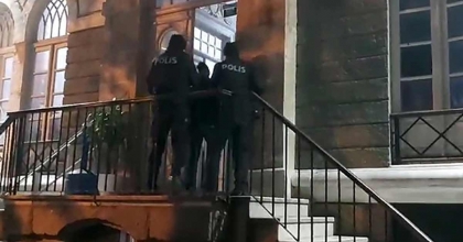 25 YILLA ARANAN CİNAYET ZANLISINI İZMİR POLİSİ YAKALADI