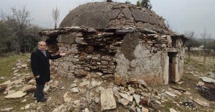 300 YILLIK SARNIÇ ZAMANA KARŞI DİRENİYOR