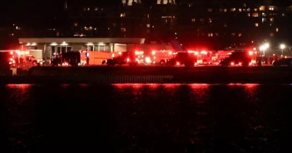 ABD'DE YOLCU UÇAĞI İLE ASKERİ HELİKOPTER ÇARPIŞTI: 18 ÖLÜ