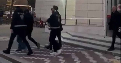 AKHİSAR’DA EVDEN HIRSIZLIK OLAYLARININ FAİLLERİ TUTUKLANDI