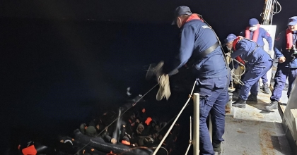 AYDIN'DA 1 AYDA 146 DÜZENSİZ GÖÇMEN KURTARILDI