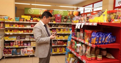 BAŞKAN ÜNLÜ, MARKETLERİ DENETLEDİ