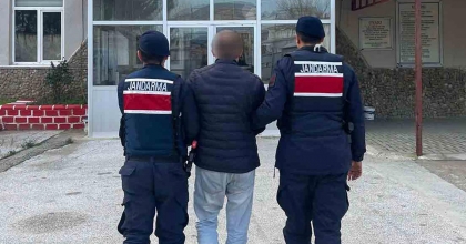 BUHARKENT’TE 11 AYRI DOLANDIRICILIK SUÇUNDAN ARANAN ŞAHIS YAKALANDI
