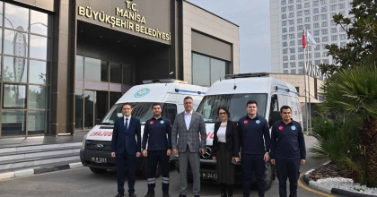 BÜYÜKŞEHİR’İN AMBULANSLARI MANİSALILARIN HİZMETİNDE
