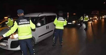 ÇEŞME-İZMİR OTOYOLUNDA JANDARMA GÜVENLİĞİ ARTIRDI