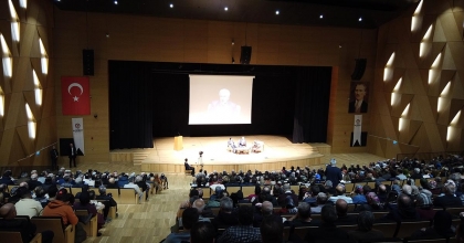 DENİZLİ’DE GERÇEĞİN PEŞİNDE KONFERANSI DÜZENLENDİ