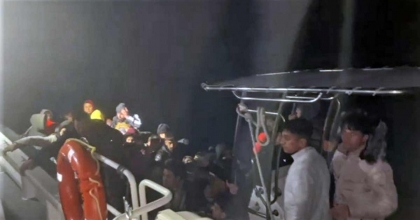 FETHİYE’DE 25’İ ÇOCUK 56 DÜZENSİZ GÖÇMEN YAKALANDI