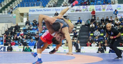 GÜREŞ TUTKUNLARI SARAYKÖY’DE BULUŞUYOR