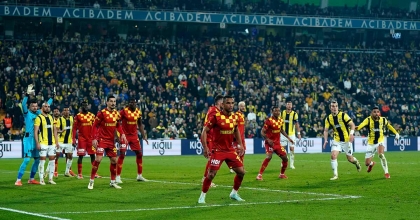 GÖZTEPE, SKORU KORUMAKTA ZORLANIYOR