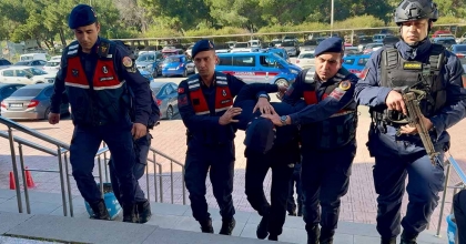 BOMBALI EYLEMCİ BODRUM'DA KISKIVRAK YAKALANDI