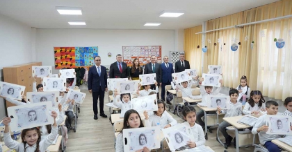 İZMİR'DE 738 BİN 886 ÖĞRENCİ KARNESİNİ ALDI