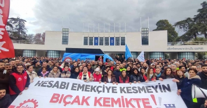 İZMİR'DE MAAŞ KRİZİ: BİNLERCE İŞÇİ İŞ BIRAKTI