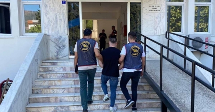 JASAT EKİPLERİ 1 YILDA BİN 111 ARANAN ŞAHSI YAKALADI